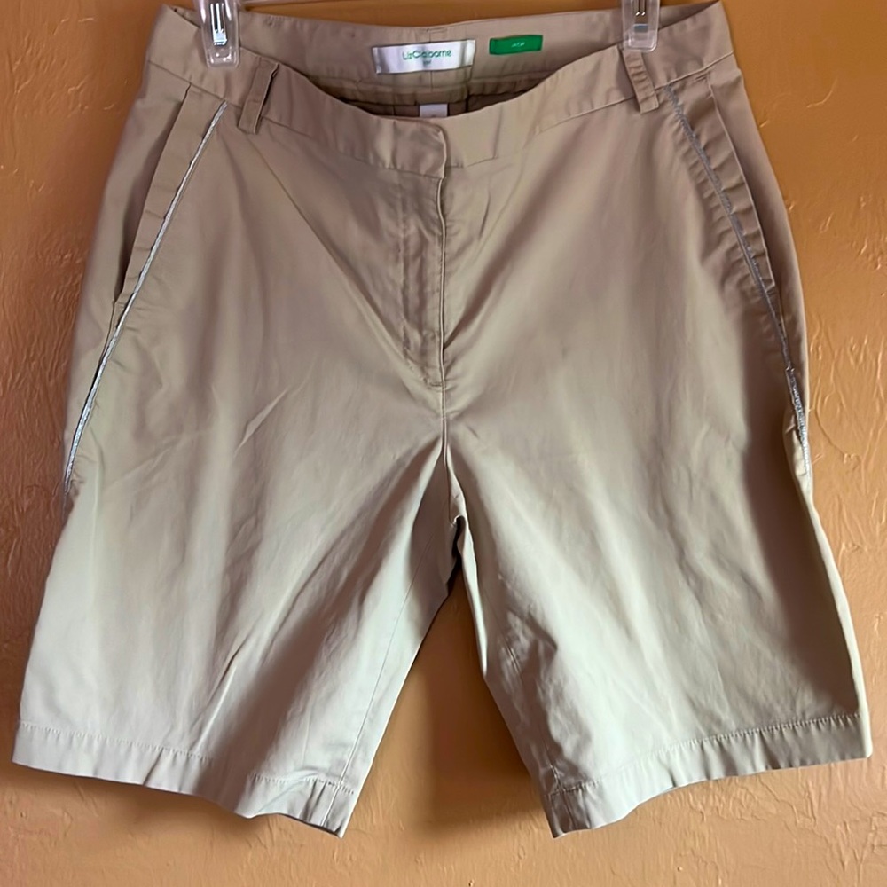 Liz Claiborne golf “Jackie”. Bermuda shorts.